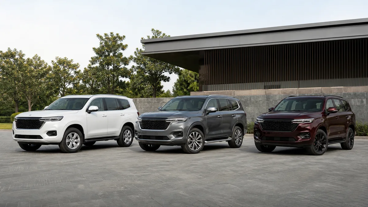 Ford Everest รุ่นย่อยต่าง ๆ ที่มีทุนประกันและเบี้ยไม่เท่ากัน
